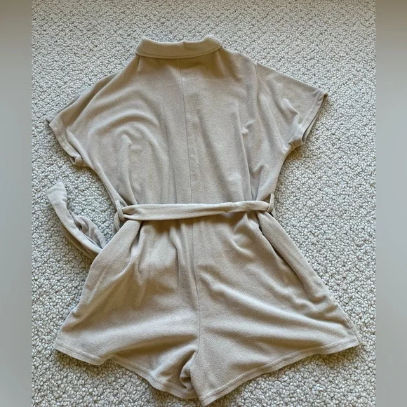Tan romper - Picture 2 of 3